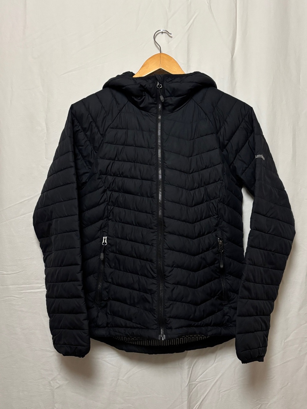 Columbia Women’s hooded chevron quilted puffer jacket